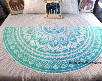 Green ombre mandala tapestry, round beach blanket, picnic blanket, yoga mat, round mandala, mandala tapestry, hippie blanket, boho decor