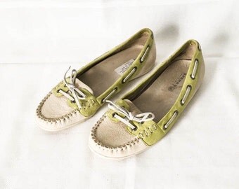 Sperry Top Sider Moccasin - Women's 6.5 M shoes - White green leather boat shoe - Nautical boat shoe - women's loafer - Sperrys