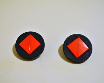 Button clip on vintage earrings