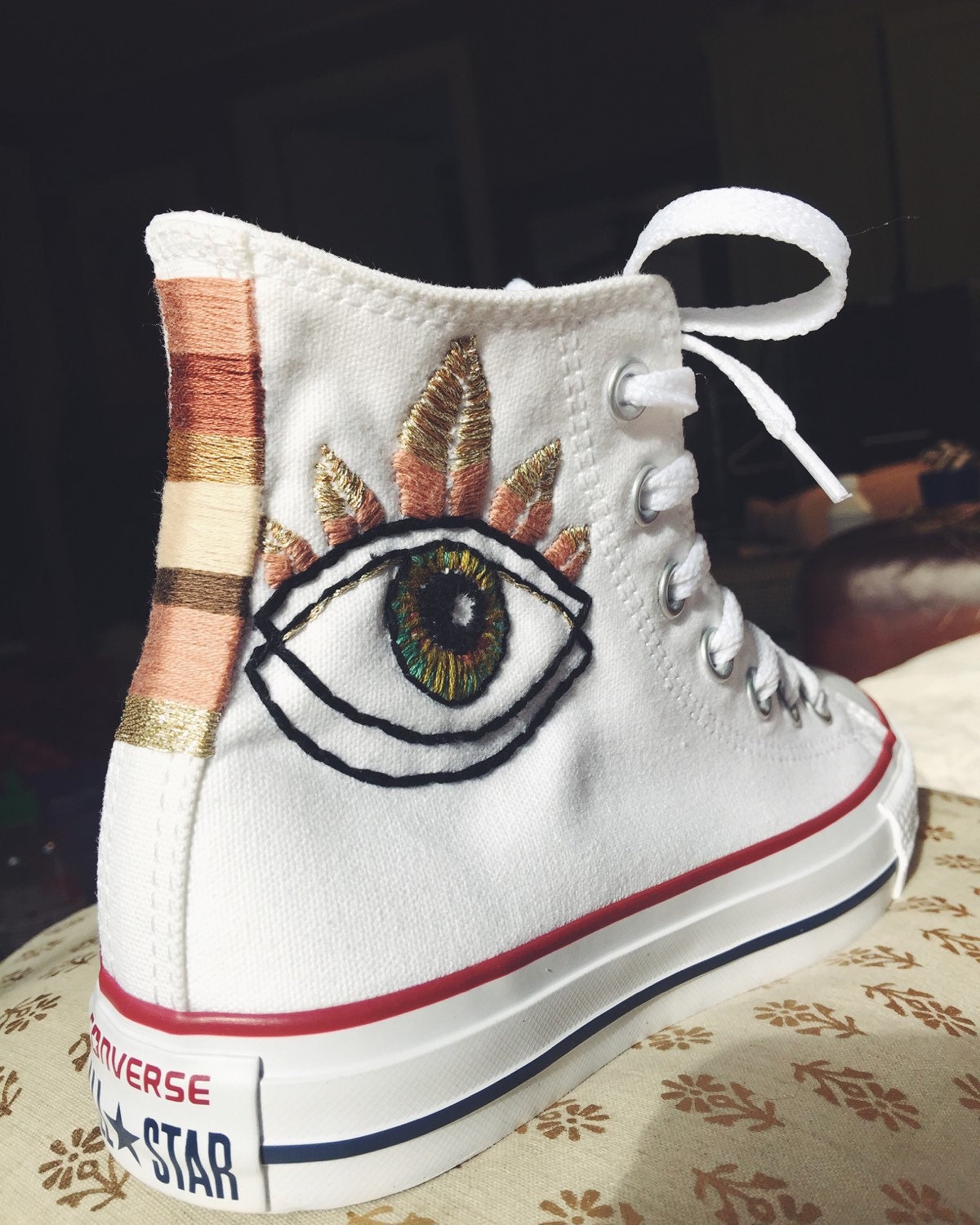 red heart eye converse