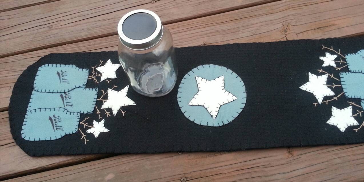 Mason Jar Felt Country Primitive Table Runner