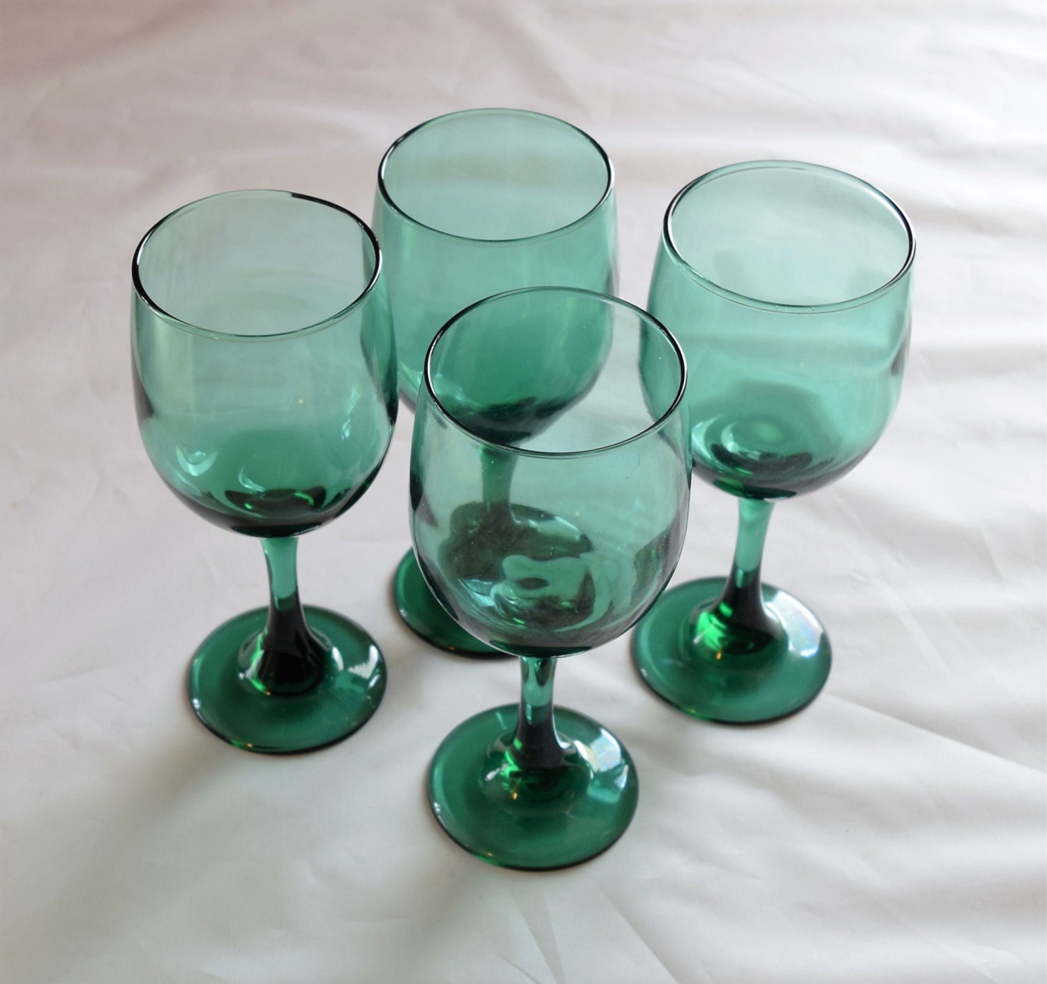 Set of 4 Vintage Emerald Green Wine Glasses /Green by