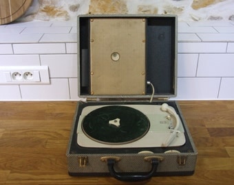 Portable record player / Radiola