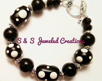 Black/White Lampwork Beaded Bracelet