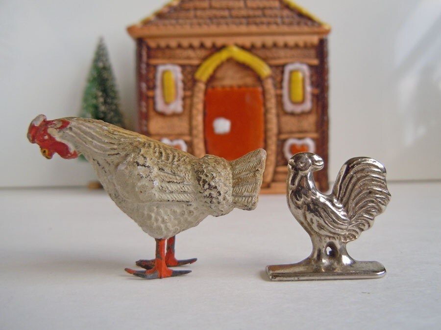 metal rooster figurines