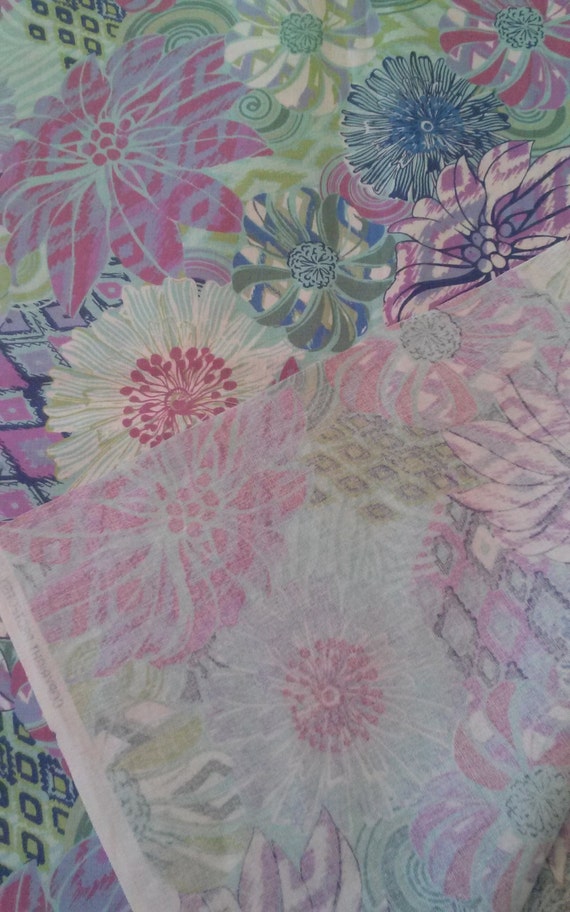 Vintage Looking Fabric 49