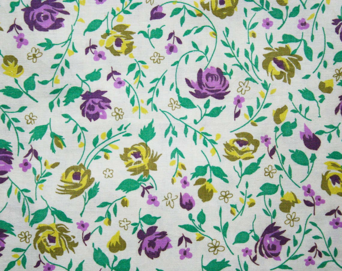 50s Floral Cotton Fabric 2.86 Yards x 35.5 Inches Purple