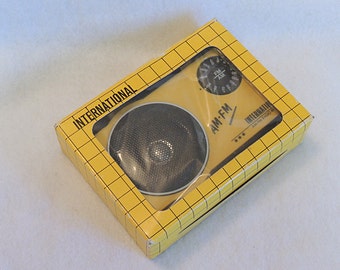 Vintage International AM FM Portable Radio Yellow & Black In Original Package Unused