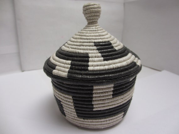 Small Black and White Handmade Woven Grannie Basket with Lid