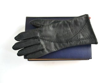 Vintage Black Vinyl Ladies Driving Gloves, Winter Gloves, Wrist Length, Size 6 1/2