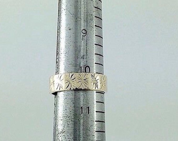 Mens Vintage Solid 10k gold wedding ring. band engraved gold ring. Wide. Estate. Stars. Mens Gold Rings with design.