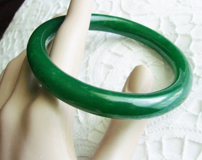 Peking Glass Jade Green Bangle Bracelet / Vintage Jewelry / Jewellery