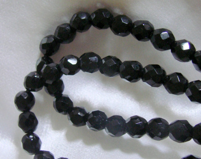 Mid Century Basic Black Faceted Glass Bead Necklace / 27" Long / 8mm Beads / Vintage Jewelry / Jewellery