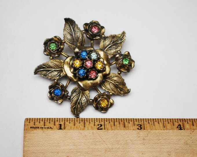 Flower Brooch - LN Little Nemo - Colorful rhinestone - antique gold tone pin