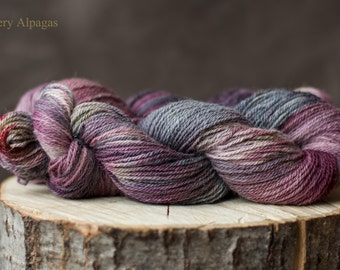 Fil a tricoter alpagas, tons multi violets, gris mauves. Hand dyed alpaca lilac grey