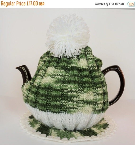 Hand Knitted Teapot Cozy / Teapot cover / by JandMCraftCorner
