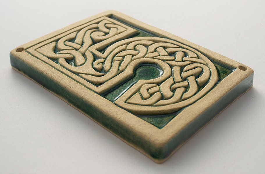 number-5-celtic-knot-tile