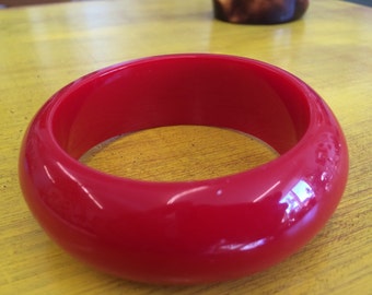 Vintage Lipstick Red Lucite Bangle