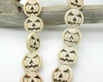 Natural White Howlite Pumpkin Bead, Jack O Lantern Bead, Halloween Pendant, 15mm (4)