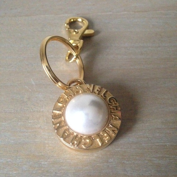 Vintage Pearl Button 119