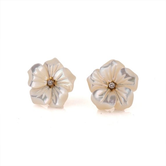 Flower stud earrings14k mother of pearl stud earrings 14k