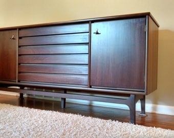 Mid Century Distinctive Furniture by Stanley "American Forum" Collection Buffet / Sideboard