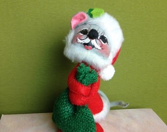 1965-67 Annalee Christmas Santa Mobilitee 6" Mouse with Mustache Holding Green Bag Vintage