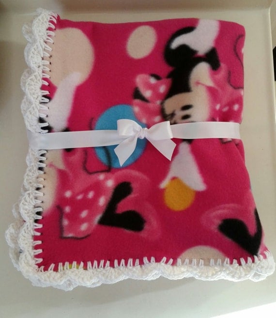 Minnie Mouse fleece blanket by AdorableloopBoutique on Etsy