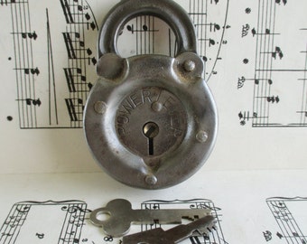 Vintage Padlock Power Lever With Working Key (Q)
