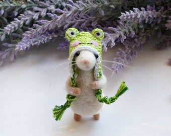 Needle felted Mouse in frog hat