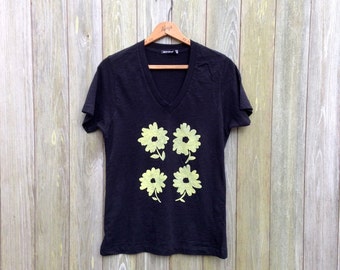 farmer's market Daisies Tshirt, Vneck Tee, Yoga Tee, S,M,L,XL