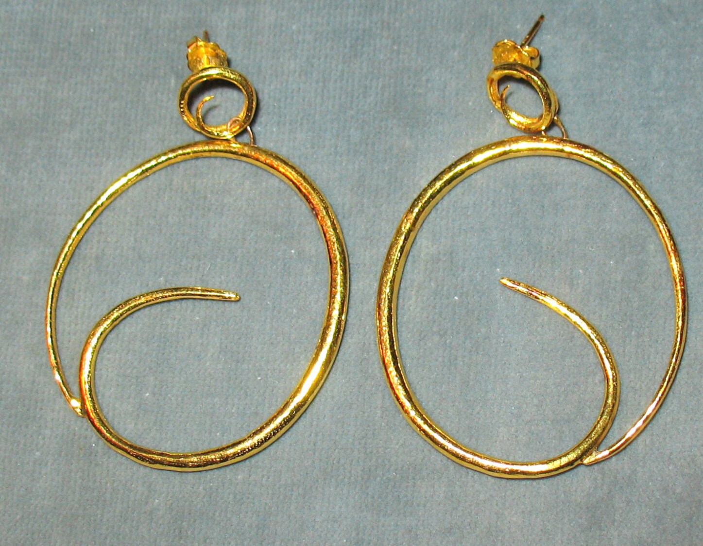 1980s gold earrings