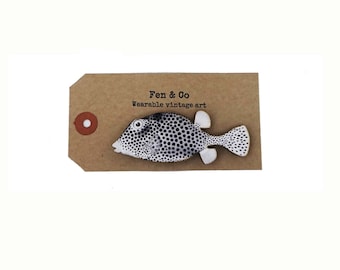 Fish pin, fish badge, fish brooch, nautical pin, sea life badge, sealife, fish jewelry, nautical badge, nautical brooch, vintage pin