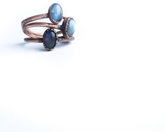 Labradorite ring | Simple stone stacking ring | Blue Labradorite stacking ring | Raw mineral Jewelry | Organic stone jewelry | Stacking ring