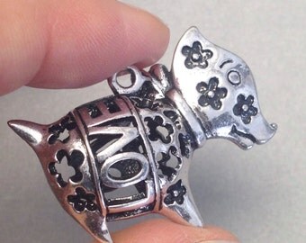 2 piggie 3D charm antique silver, 25mm x 35mm # PEN 228