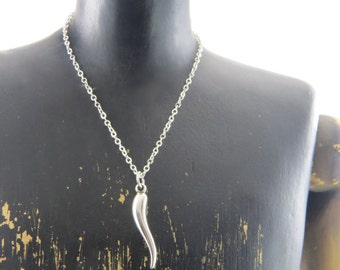 Sterling silver Italian horn necklace, protection necklace, Cornicello necklace, corno, Italian horn amulet, Little horn, cornuto