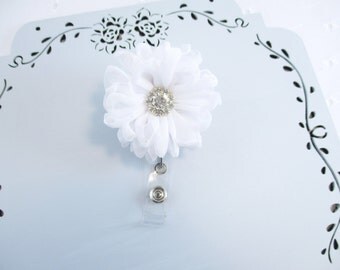 White Flower Badge Reel, White Badge Holder, Swivel Badge Reel, Flower Badge Reel, Rhinestone Flower, Gift Under 15, Flower Badge Holder