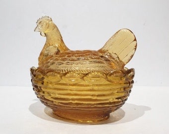 Amber Glass Hen on Basket, Hen on Nest Dish, Vintage Hen on Nest Covered Dish in Amber, Small Glass Butter Dish Butter Keeper, Trinket Dish