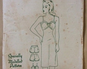 1940s uncut sewing vintage pattern Pauline 5428 bust 36 trousseau set, petticoat slip, camisole, brassiere, panties 40s style retro lingerie