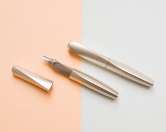 Gold fountain pen, Pelikan ink pen, left handers, right handers, German stationery