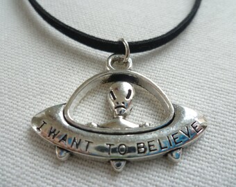 Alien choker,alien jewellery,UFO necklace,space ship choker,sci-fi jewelry,black choker,choker necklace,gift,handmade,space jewelry,geek