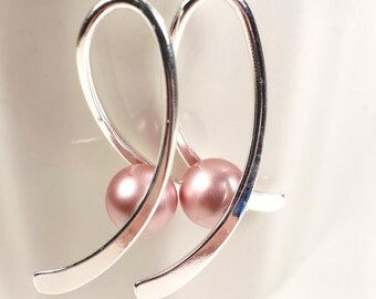Breast cancer earrings. Silver ribbon earrings. Swarovski powder rose pearls.