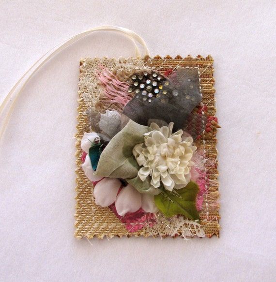 Artistic Tags Cards, Embellished Tag, Art Collage Tags, Decorated Tags, Gift Tags, Gift Wrapping, Fiber Art Tags