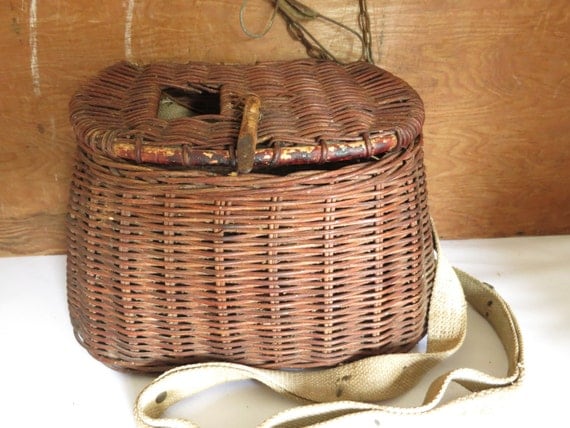 Vintage Fishing Creel Woven Wicker Fishing Basket and Fish