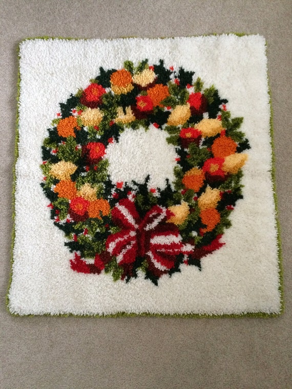 christmas wreath latch hook rug wall hanging white red christmas wreath latch hook rug wall hanging white red