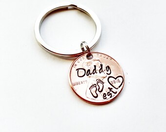 Daddy Hand Stamped Penny Keychain with est, hand stamped feet and heart, personalized keychain, personalized penny, new dad, new baby father