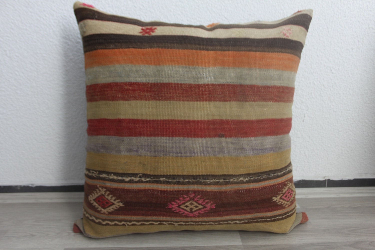 made in turkey over dyed rug 28x28 seat cushion for chair