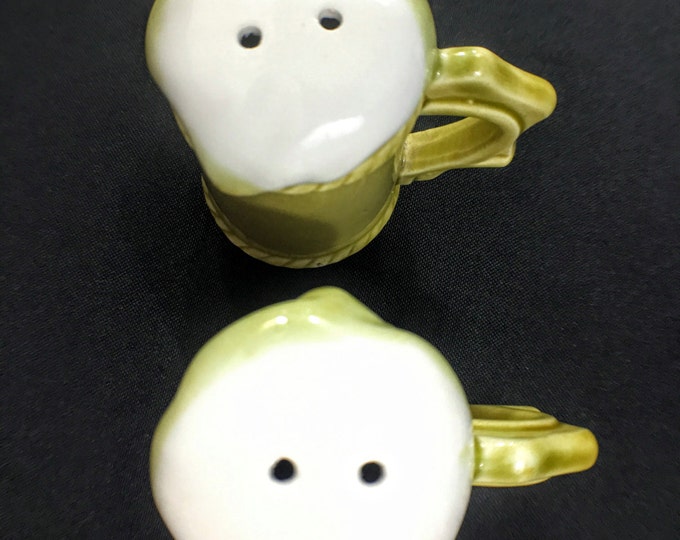 Vintage Novelty Beer Mug Ceramic Salt and Pepper Shakers