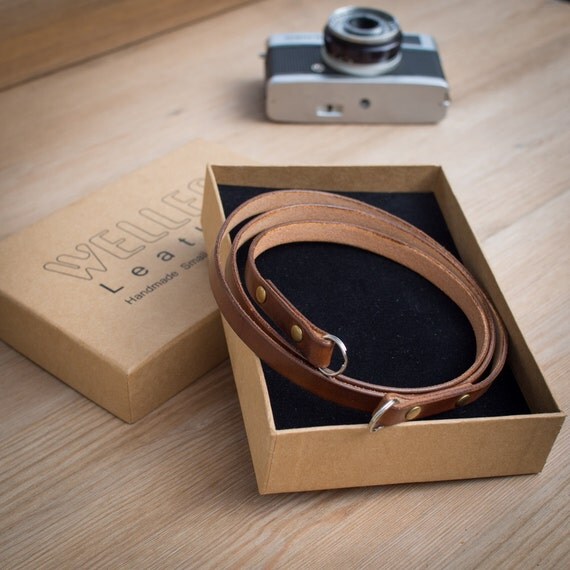 Leather camera shoulder strap for Fujifilm by WELLERLeatherGoods