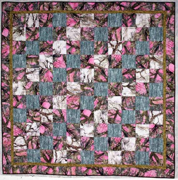 CAMOUFLAGE QUILT Pink Camo White/Winter/Snow Camo True
